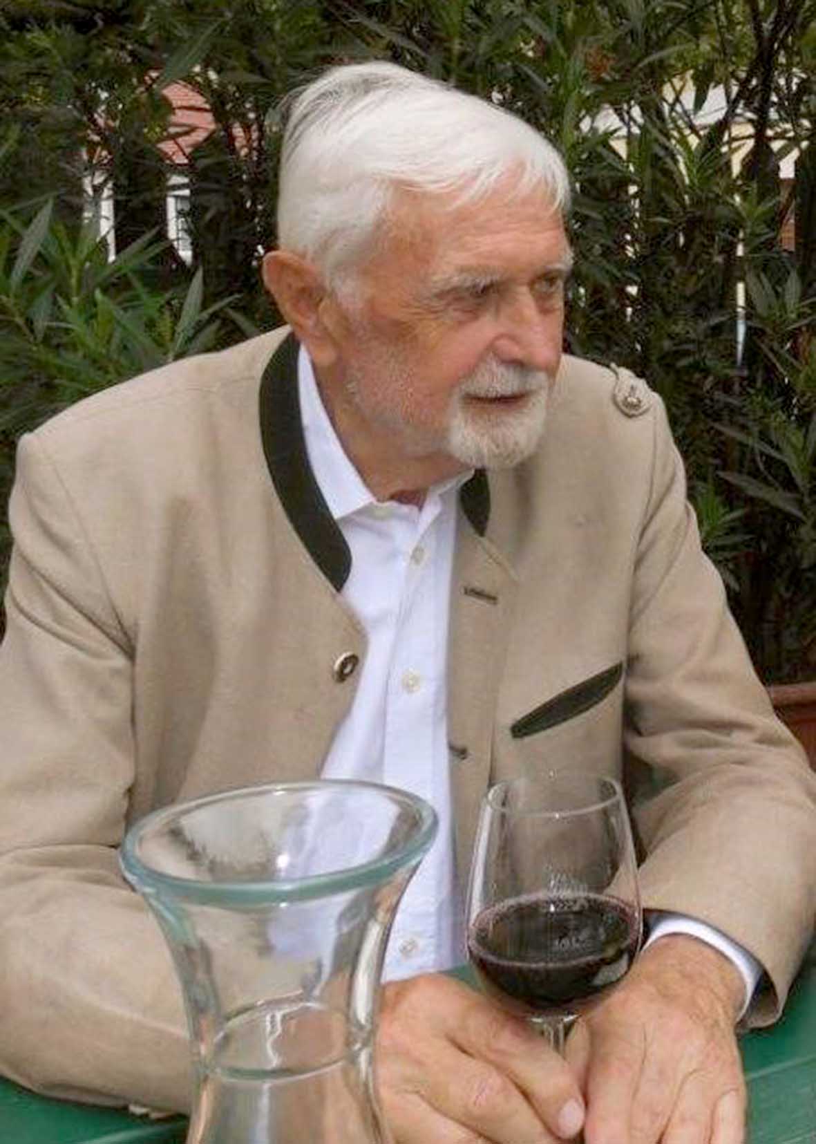 Dr. Dietrich Gamper (89)