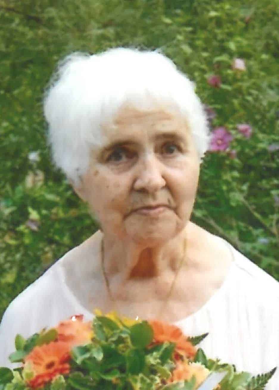 Anna Handler (82)