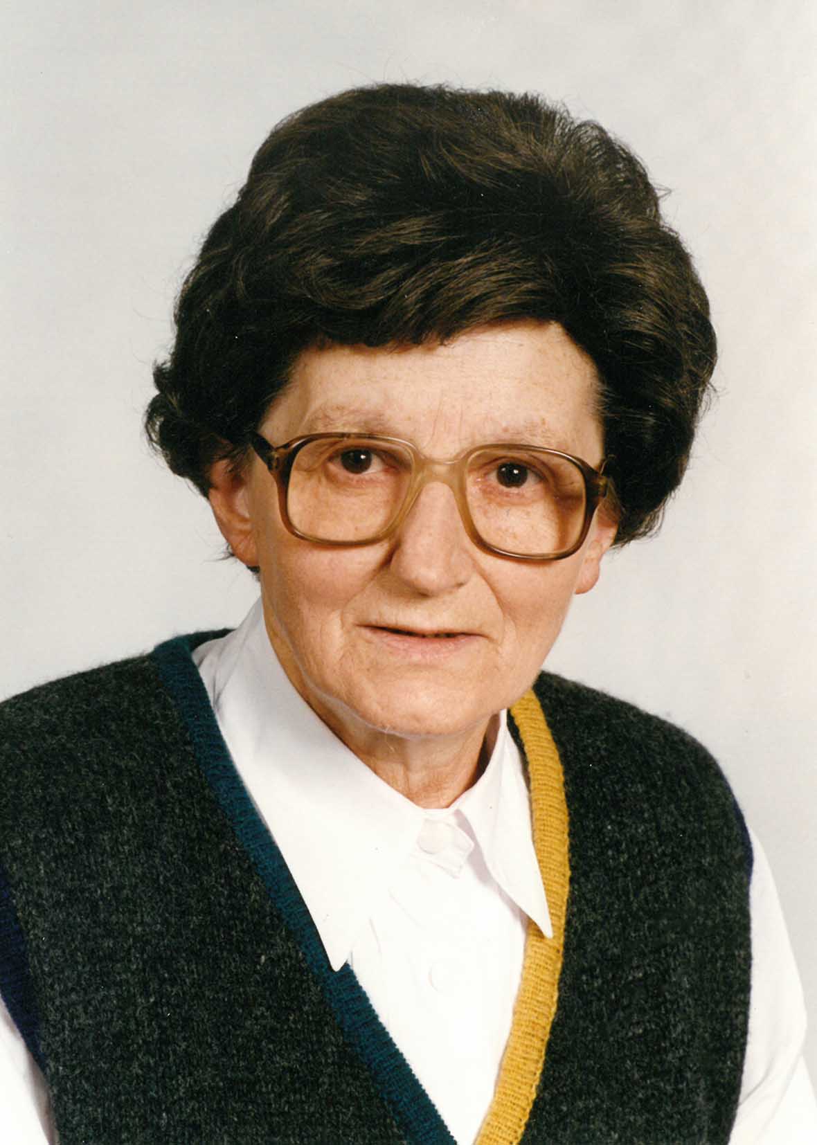 Johanna Hofer (87)