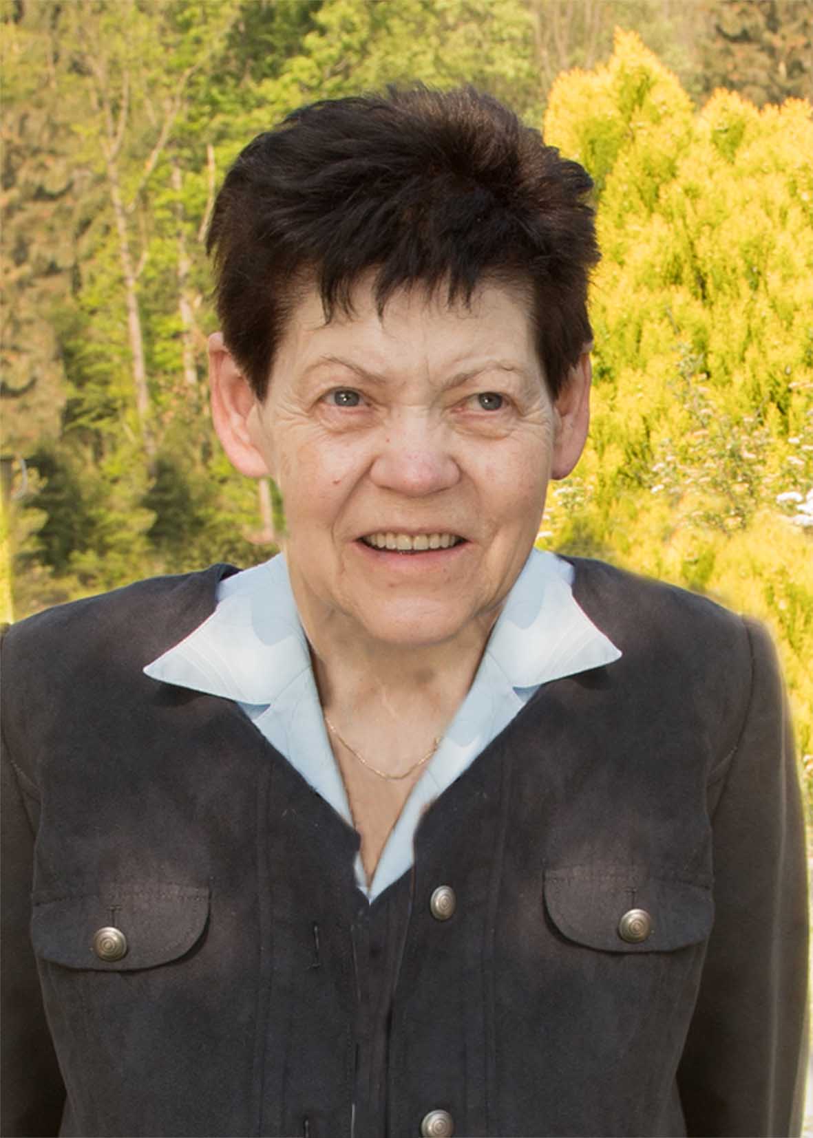 Maria Polhs (74)