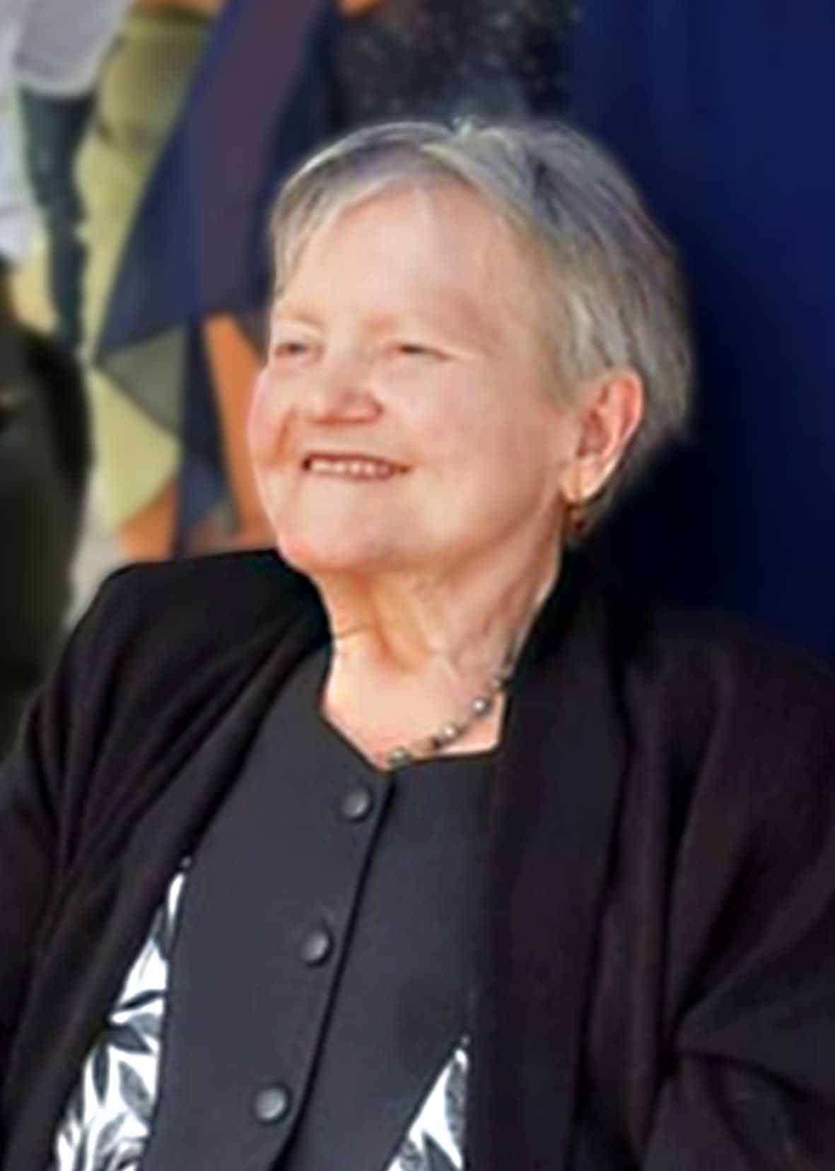 Anna Schneeweis (81)