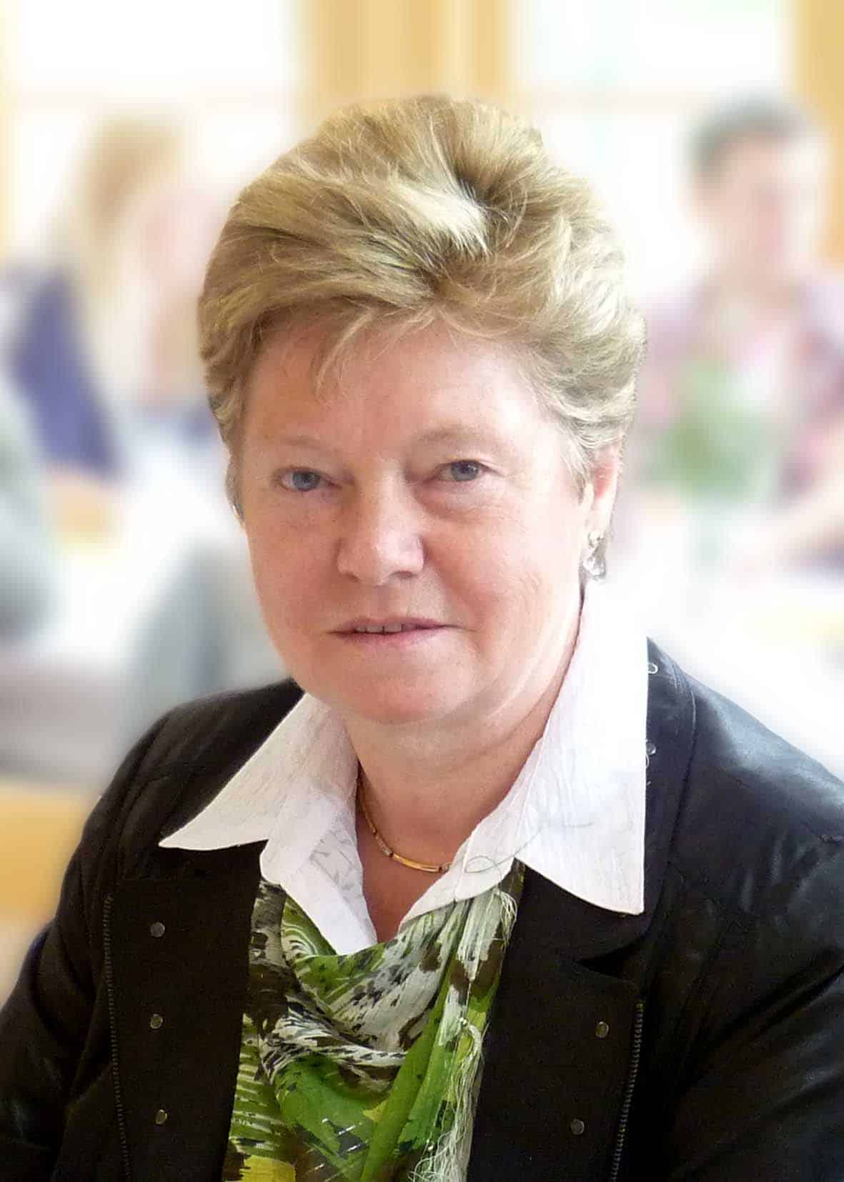 Rosa Schwarz (68)