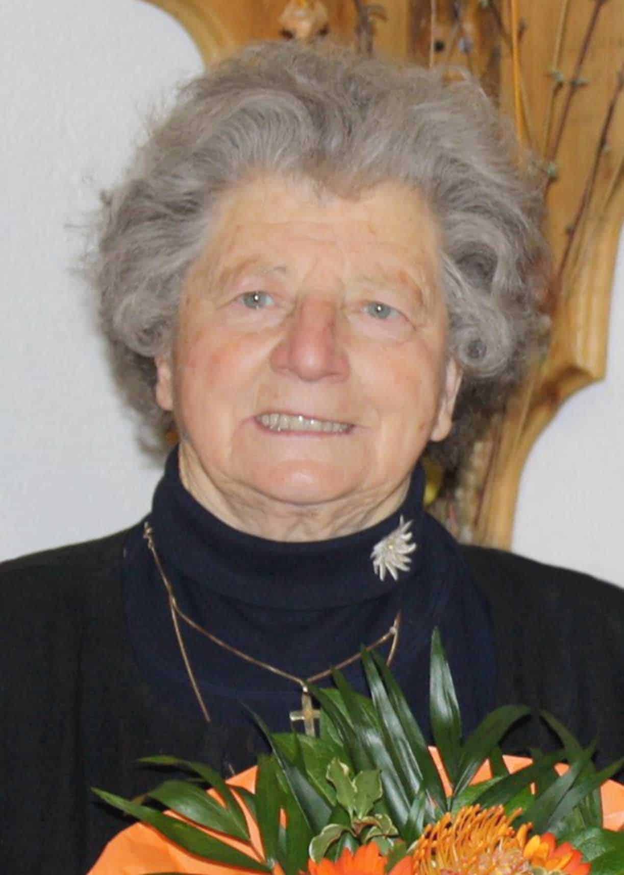 Juliana Vollnhofer (90)